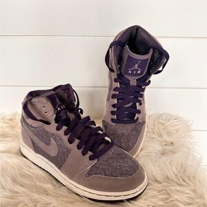 Nike Air Women's High-Top Sneakers - Purple size 6Y / 7.5 w